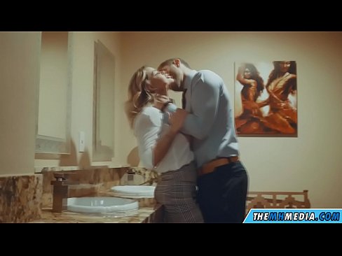 ❤️ Når en barmfagre blondine forfører dig på et offentligt toilet ❤️ Sex at da.javdoe.top